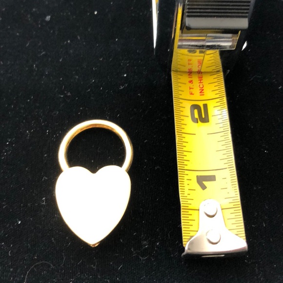 Brand new brass heart shaped keychain - Picture 7 of 13